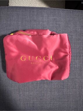 NWOT Gucci Beauty Makeup Bag